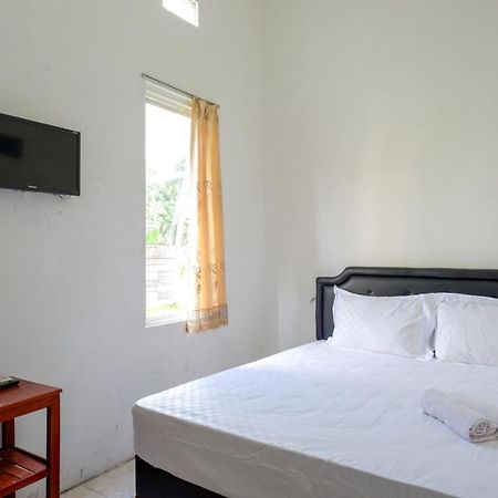 Pandawa Guest House At Ngaliyan Square Mitra Reddoorz Semarang Zewnętrze zdjęcie